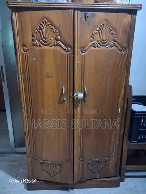 ব্যবহৃত আসবাবপত্র