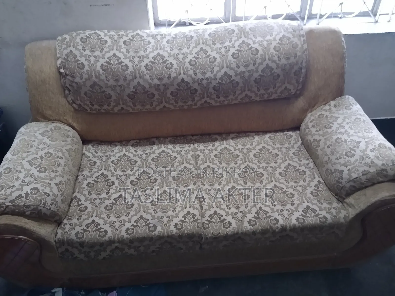 টু সেটের সোফা কাভারসহ বিক্রি করব