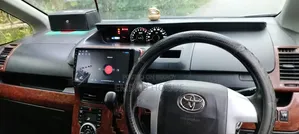 Toyota Noah 2012 Silver