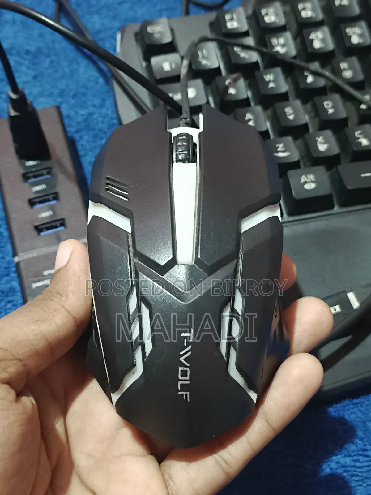 Gaming Keyboard With USB Connector Mouse.
