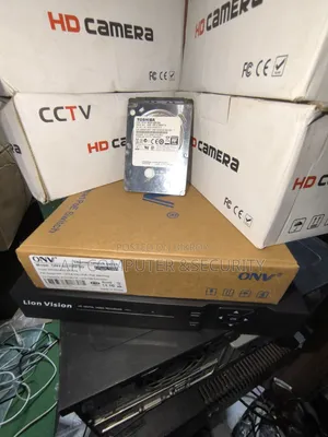 PoE 8-Piece Camera 8-Channel NVR 8-Port PoE Switch 500GB HDD