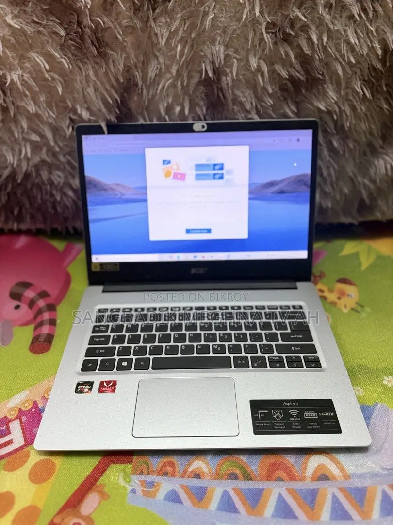 Laptop Acer 3GB Intel SSD 256GB