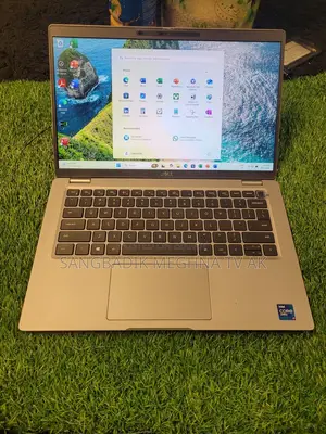 Laptop Dell 3GB Intel SSD 256GB