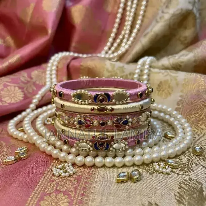 হ্যান্ডমেড চুড়ি অর্ডার করতে ইনবক্স করুন