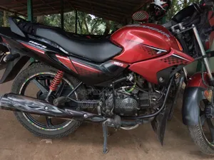 হিরো গ্ল্যামার ২০২২ রেড