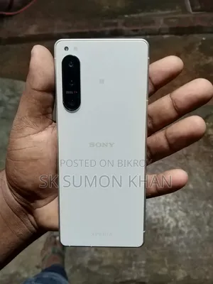 সনি এক্সপেরিয়া ৫ আইভি ১২৮ জিবি সাদা
