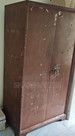 স্টিল এর আলমারি