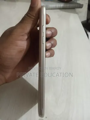 Samsung Galaxy J5 16 GB Gold