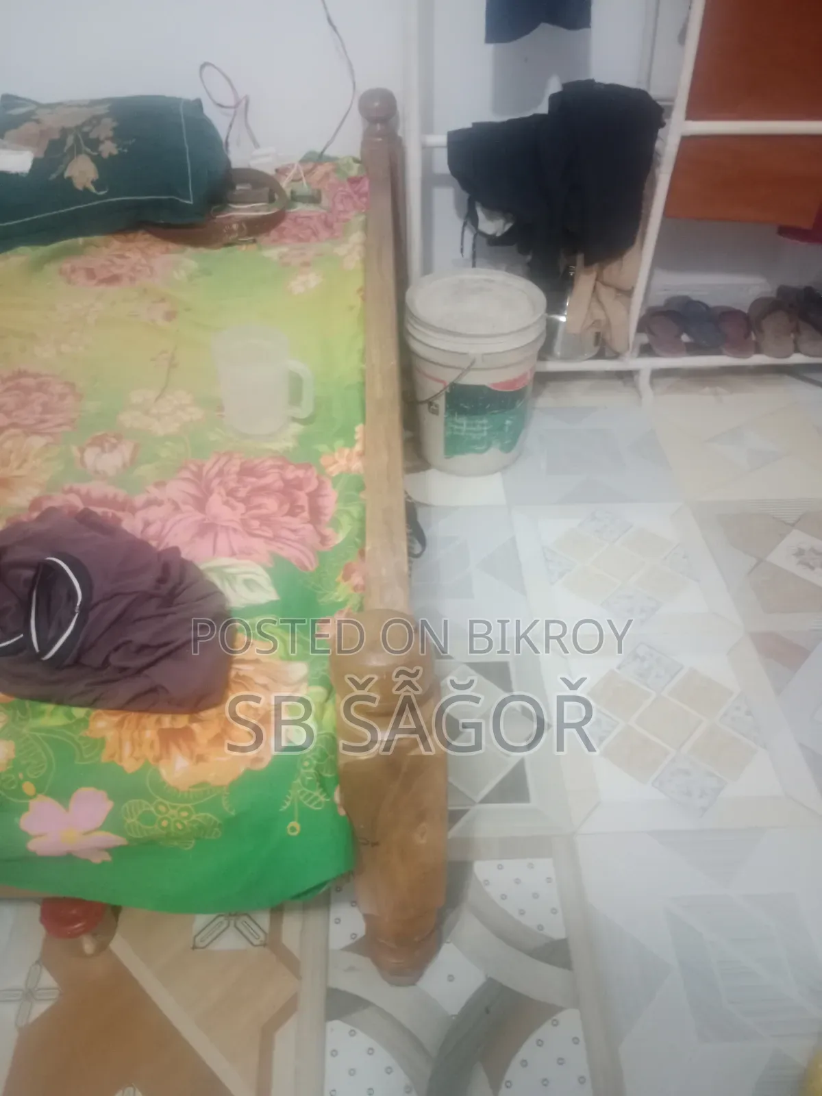 নতুন কাঠের খাট