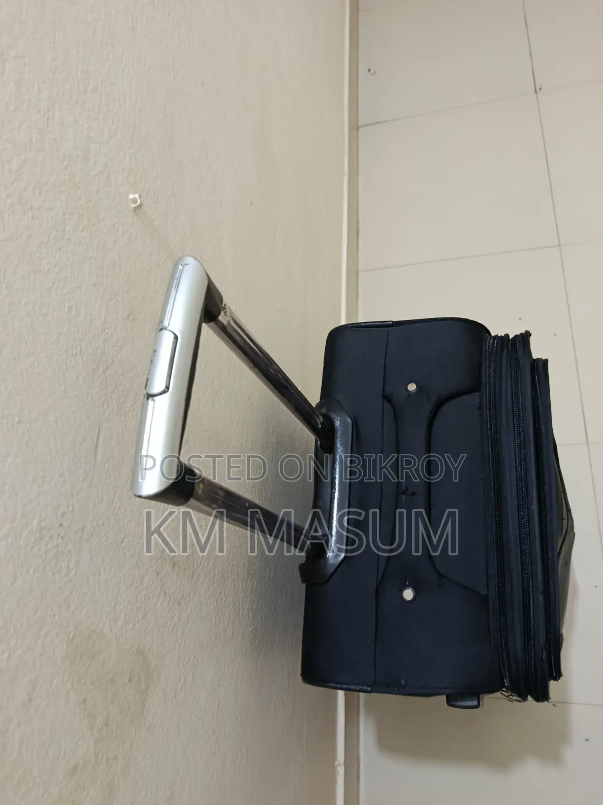 ট্রলি ব্যাগ বিক্রি করা হবে