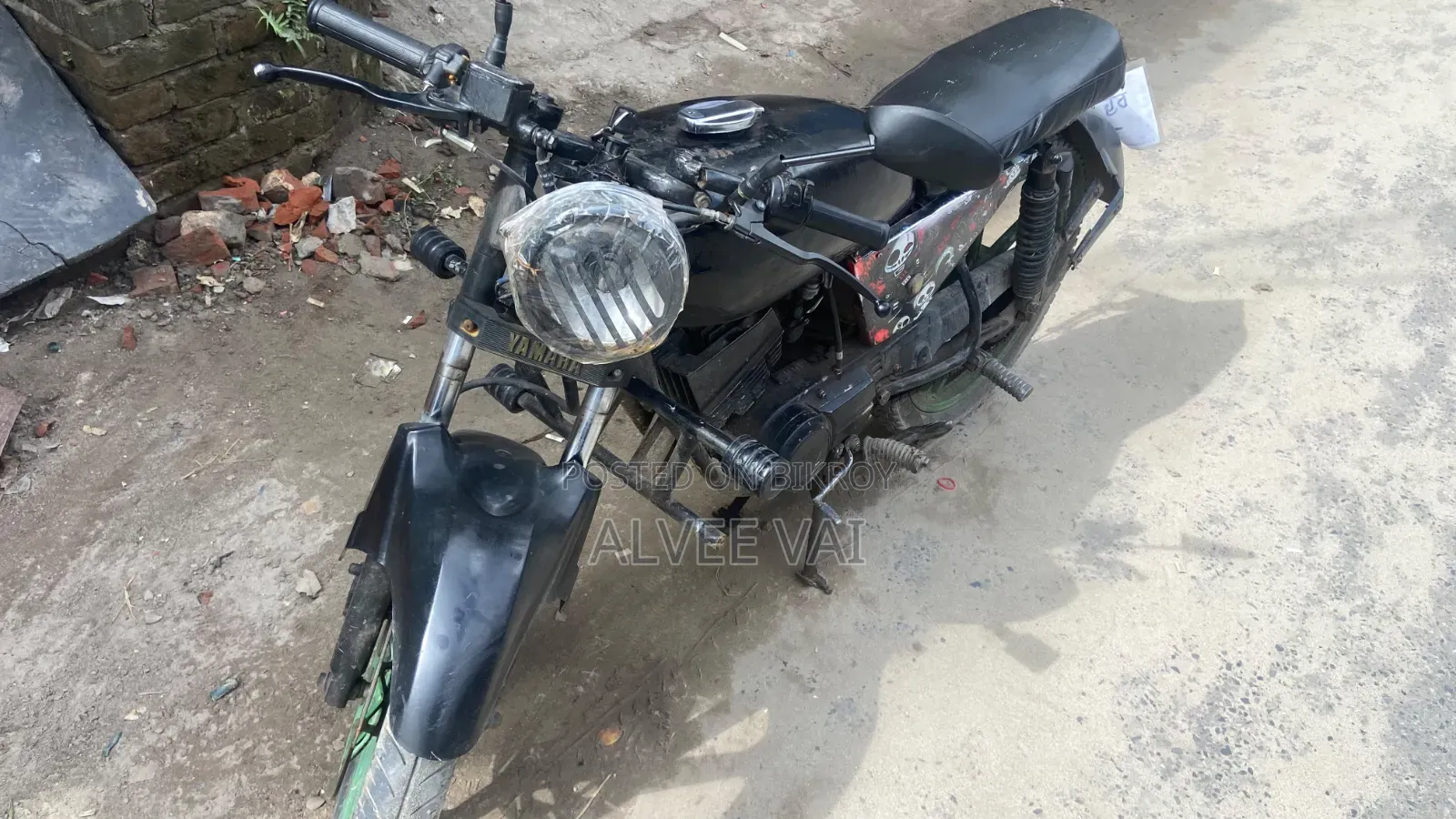 Yamaha 2000 Black