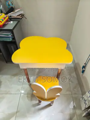 চেয়ারসহ বাচ্চাদের পড়ার টেবিল – ভালো অবস্থায়!