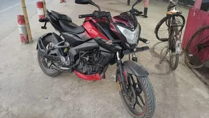 Bajaj Pulsar NS 160 2021 Red