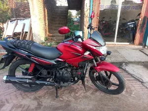 হিরো গ্ল্যামার ২০১৭ লাল