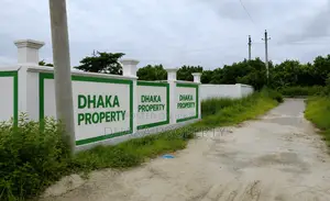 সেক্টর-১৫ এ ৩০ ফুট রাস্তা সংলগ্ন ৩ কাঠা দক্ষিণমুখী প্লট