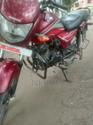 Honda Dream Neo 2015 Red