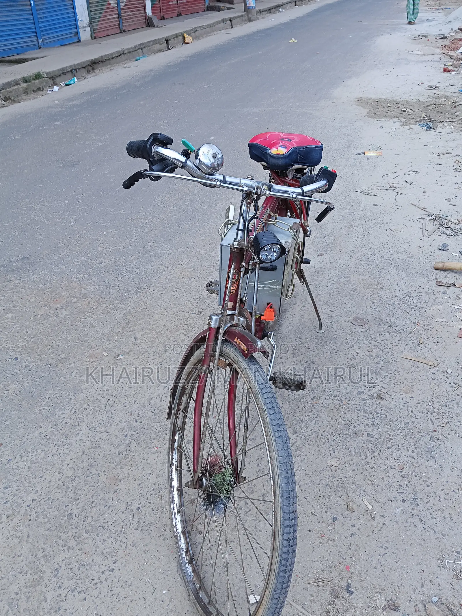 লাল রঙের ২০২৬ আইহেমাস ট্রাইসাইকেল