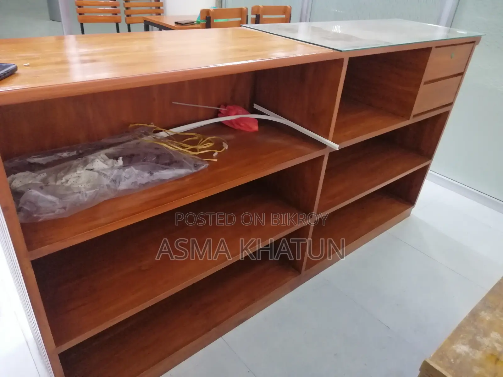 কাঠের কাউন্টার টেবিল