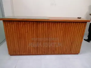 কাঠের কাউন্টার টেবিল