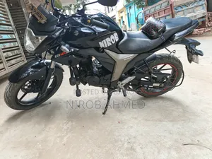 সুজুকি জিক্সার ২০২৩ কালো