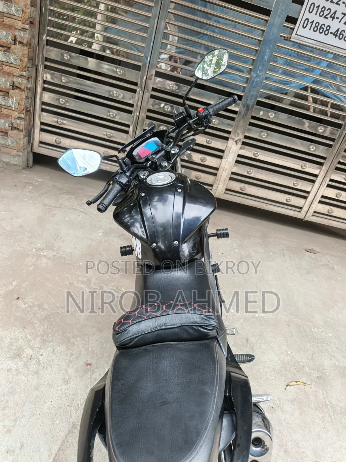 সুজুকি জিক্সার ২০২৩ কালো