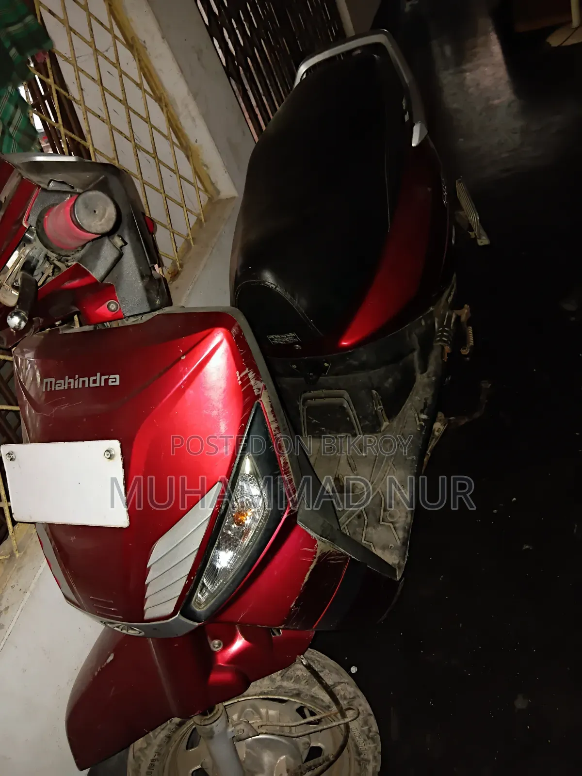 Mahindra Gusto 2015 Red