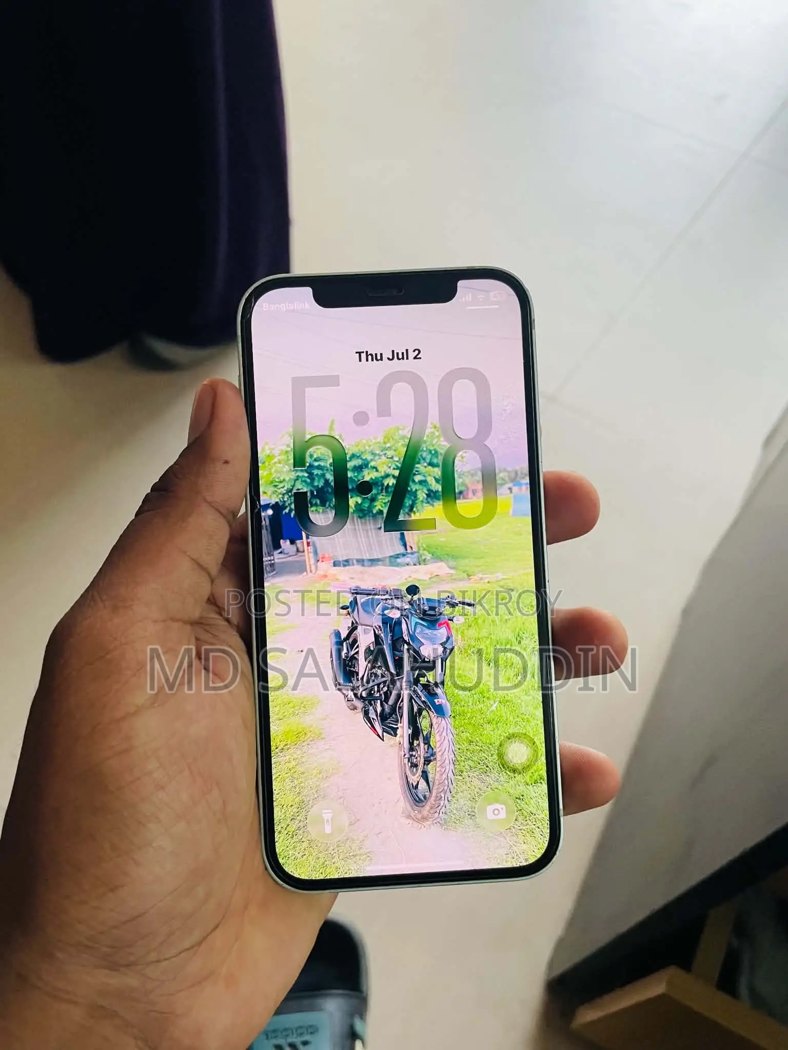 অ্যাপল আইফোন ১২ ৬৪ জিবি