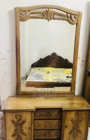 ড্রেসিং টেবিল