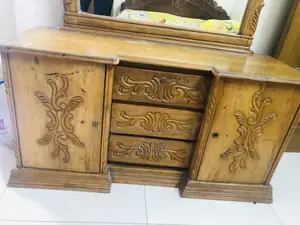 ড্রেসিং টেবিল