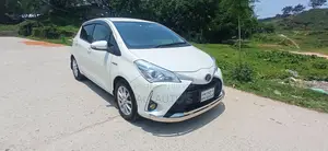 Toyota Vitz 2017 White