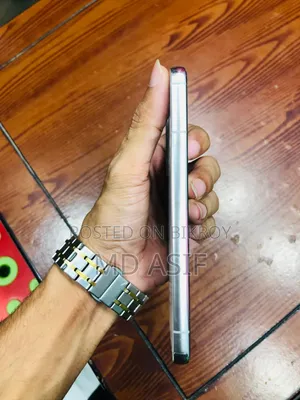 স্যামসাং গ্যালাক্সি এস২২ ৫জি ২৫৬ জিবি হোয়াইট
