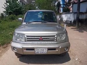 Mitsubishi Pajero Sport 2000 Silver