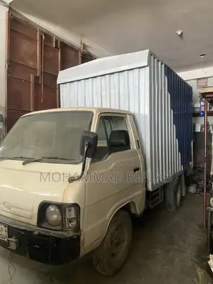 কাভার ভ্যান পিকআপ