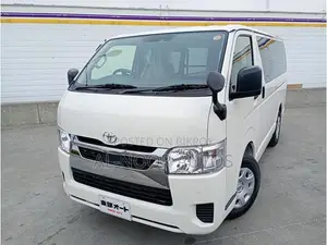 Toyota HiAce 2021 White