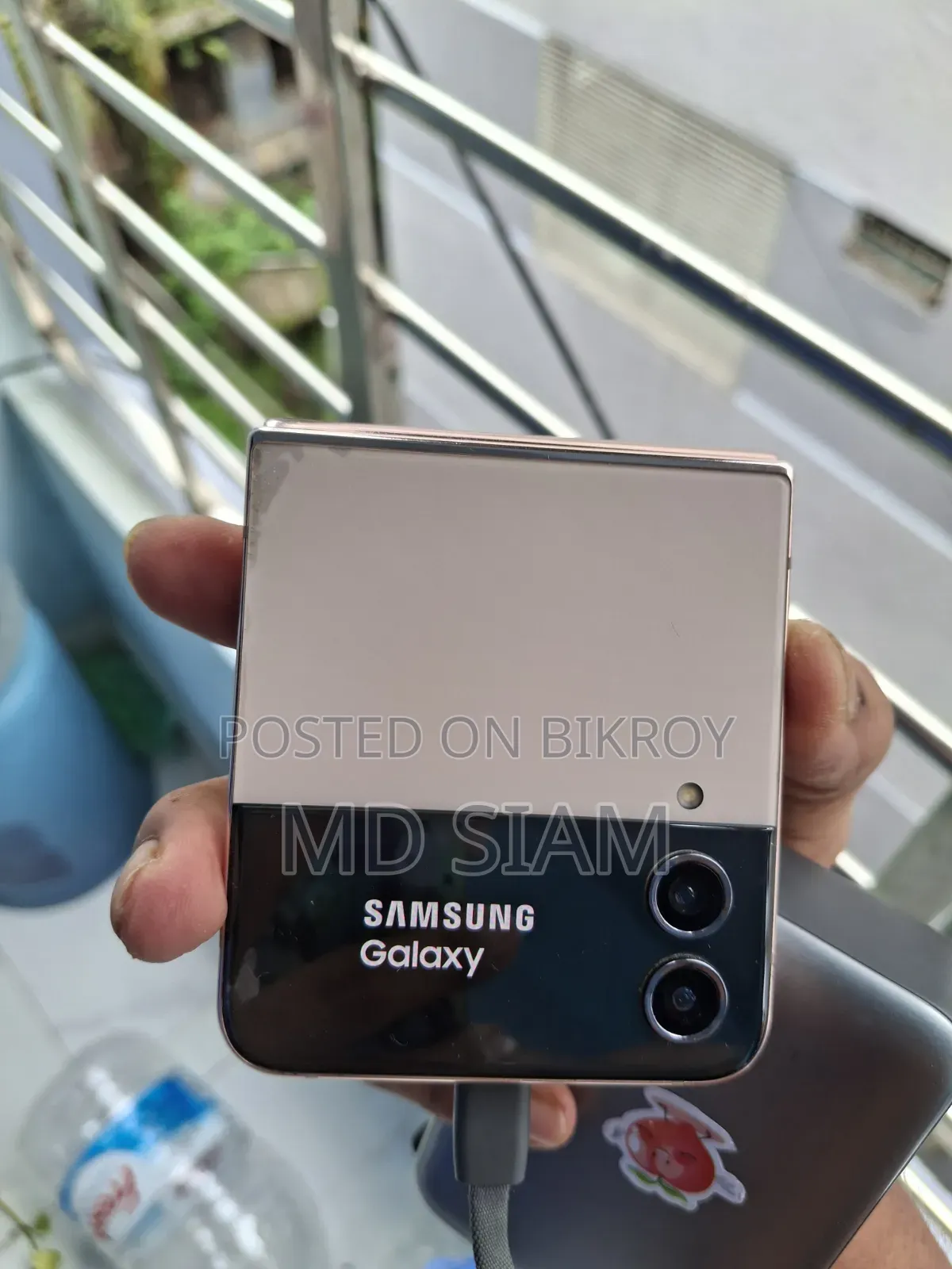 স্যামসাং গ্যালাক্সি জেড ফ্লিপ৪ ১২৮ জিবি সোনালী