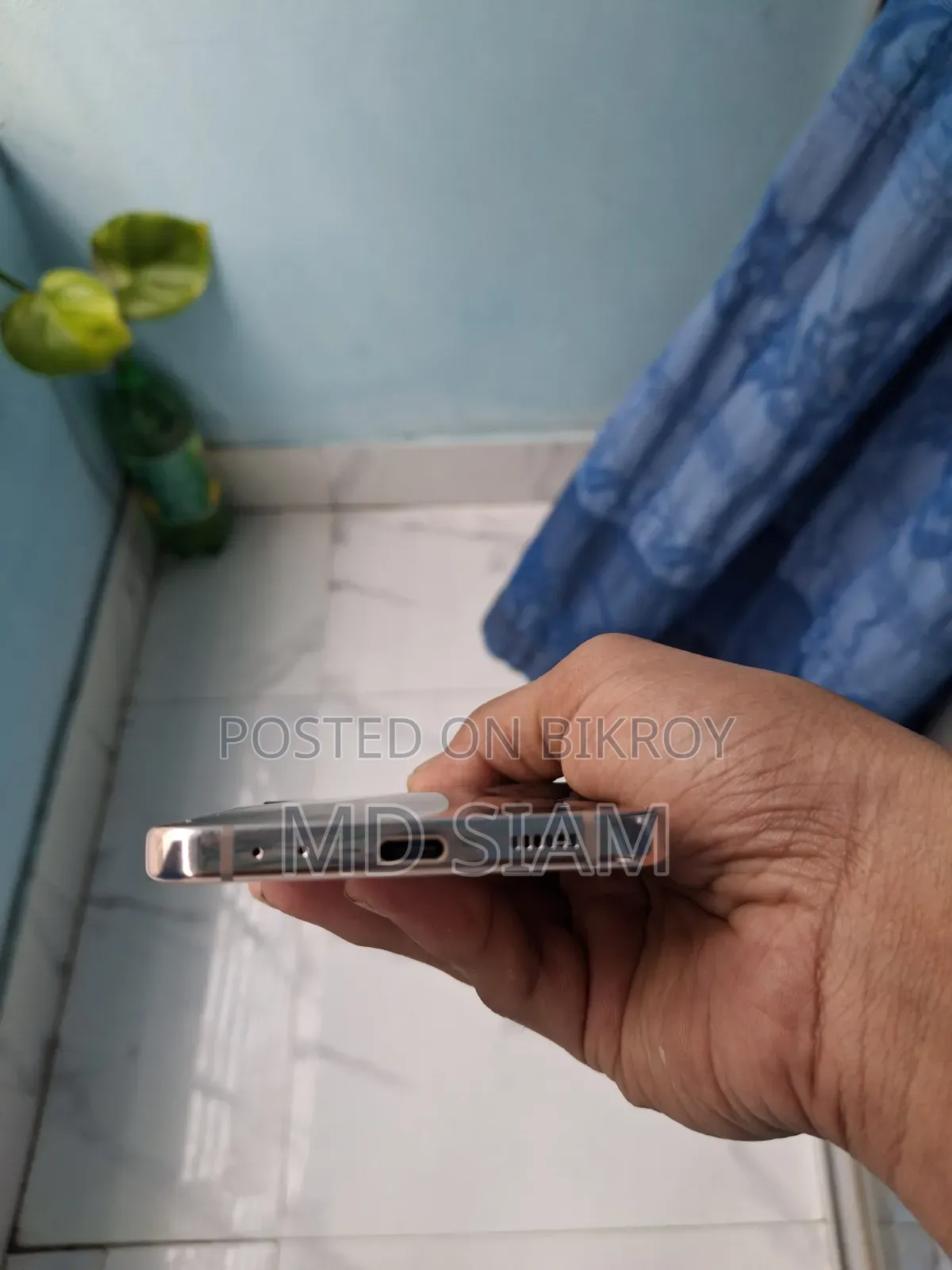 স্যামসাং গ্যালাক্সি জেড ফ্লিপ৪ ১২৮ জিবি সোনালী