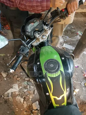 ইয়ামাহা এফজেড ২০১৩ সবুজ
