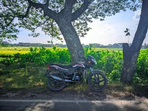 টিভিএস মেট্রো ২০১৩ কালো