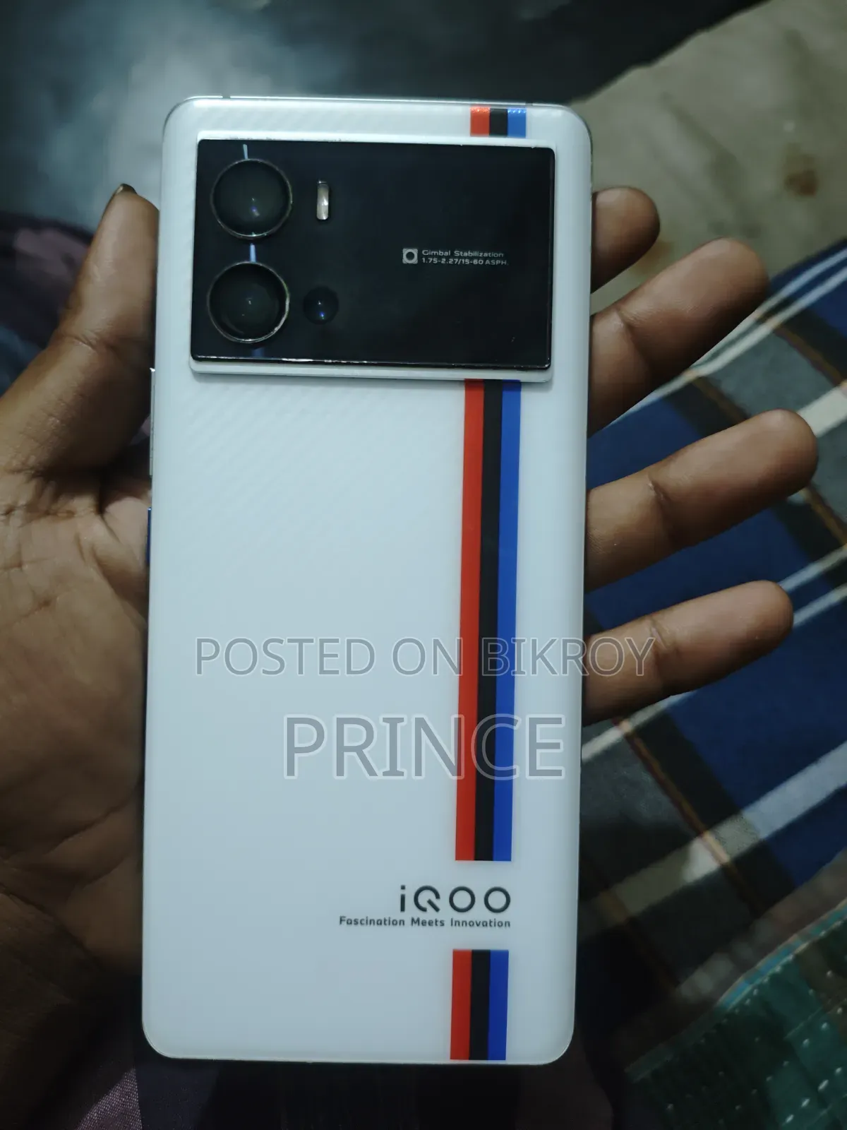 আইকিউও ২৫৬ জিবি সাদা