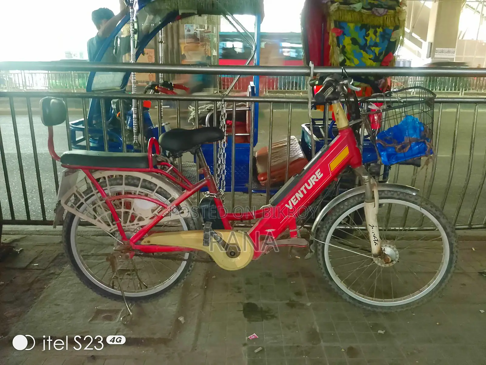 মোটরসাইকেল ২০২৫ লাল