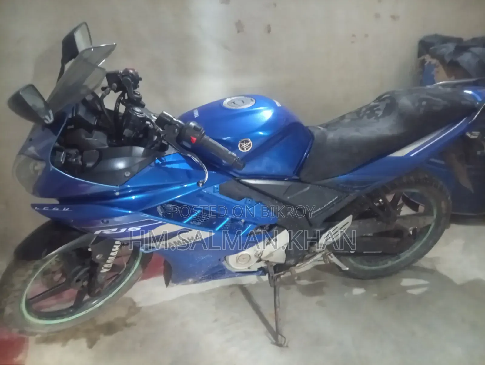 Yamaha R1 2010 Blue