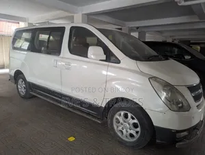 হুন্দাই এইচ১ ২০১১ হোয়াইট