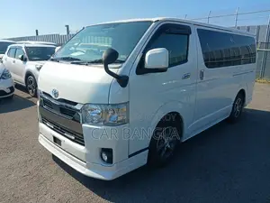 Toyota HiAce 2021 White