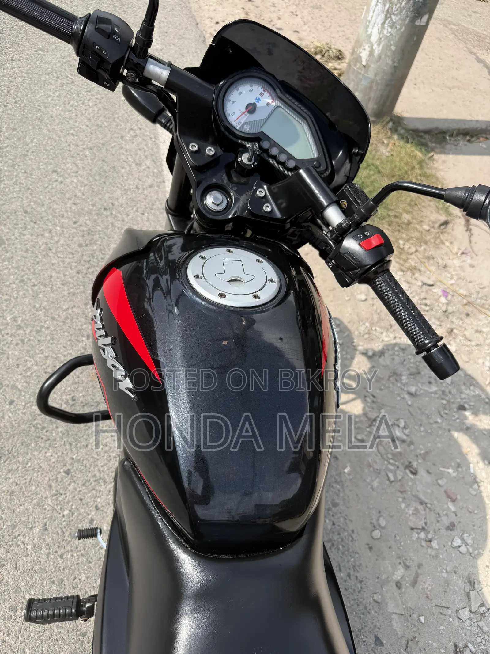 বাজাজ পালসার ১৫০ ২০২২ ব্ল্যাক