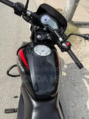 বাজাজ পালসার ১৫০ ২০২২ ব্ল্যাক