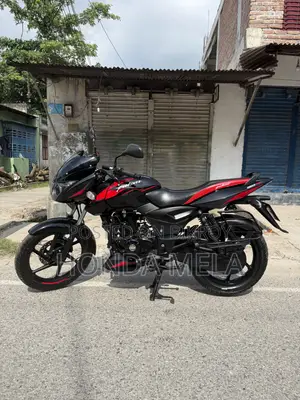 বাজাজ পালসার ১৫০ ২০২২ ব্ল্যাক