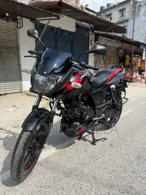 বাজাজ পালসার ১৫০ ২০২২ ব্ল্যাক