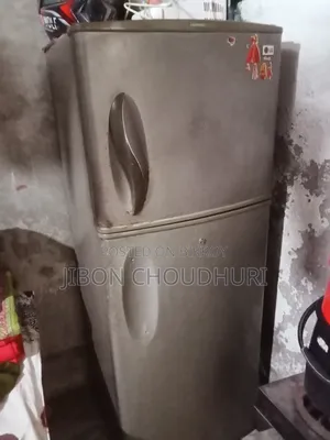 একটা এলজি ফ্রিজ বিক্রয় করা হবে