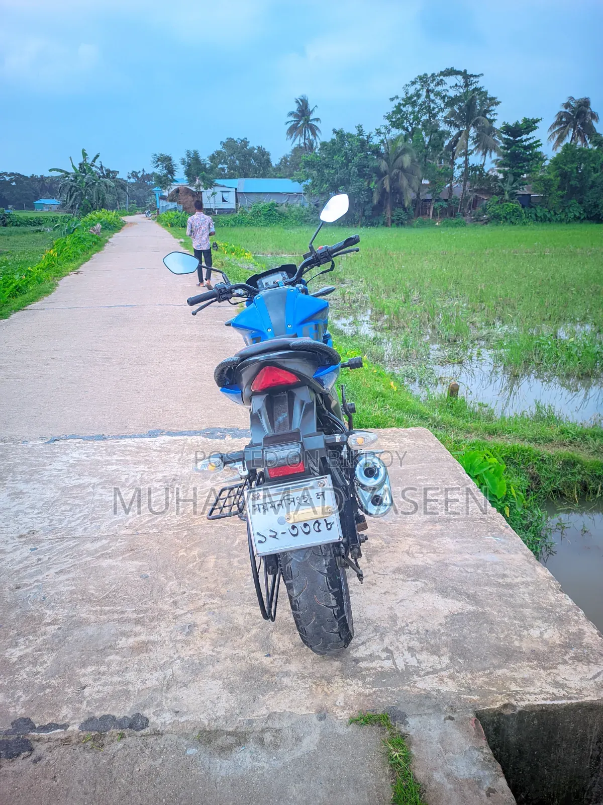 সুজুকি জিক্সার ২০১৭ ব্লু