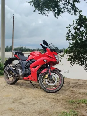 সুজুকি জিক্সার এসএফ ২০১৭ রেড